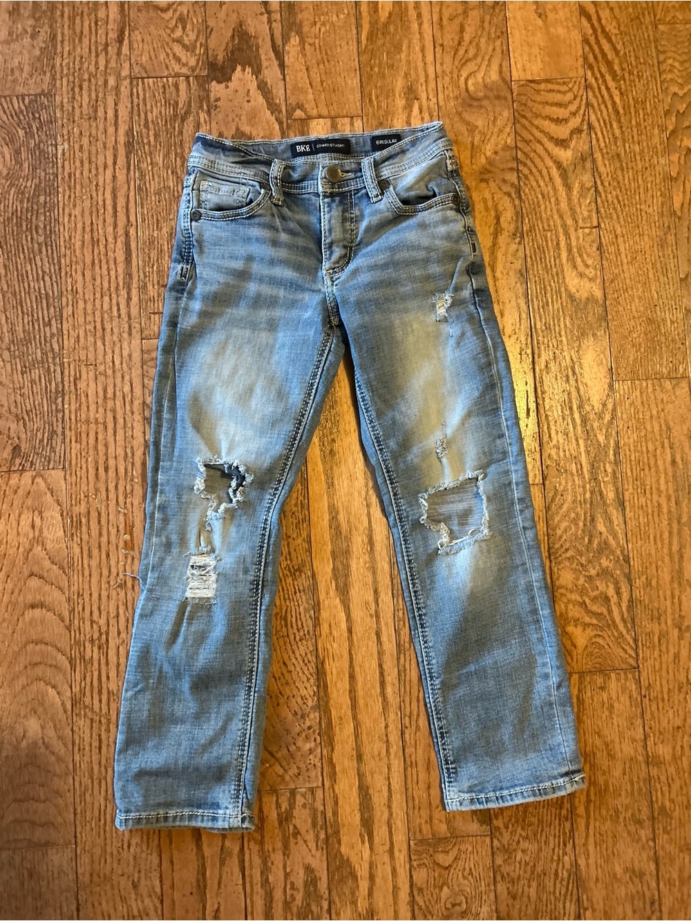 BKE Light Blue Distressed Slim Straight JeansConner Straight  size 6